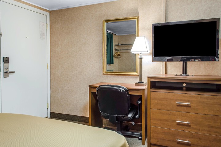 2 Double Beds (3 of 11)