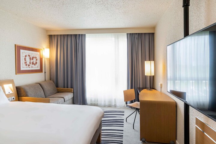 Room 15 of 86