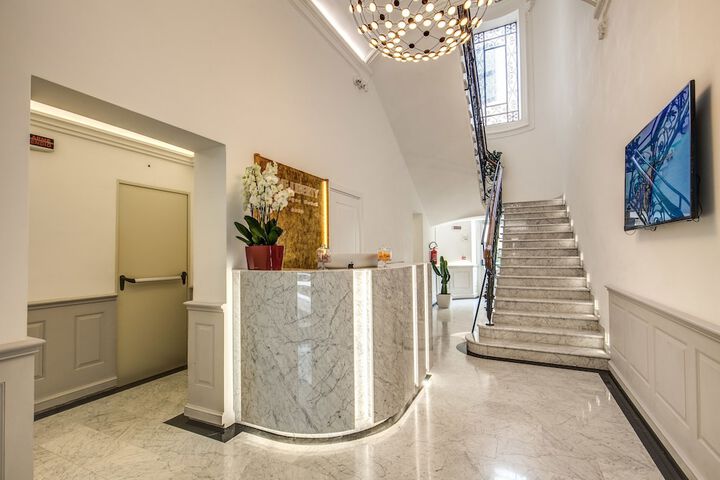 Hotel 2 of 79