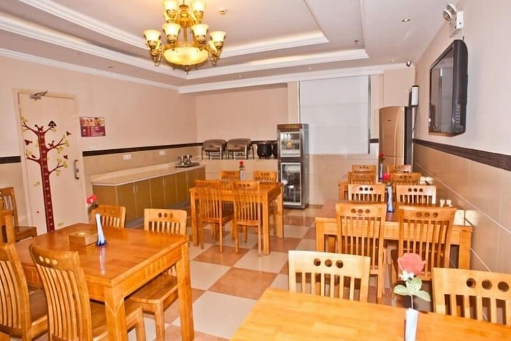Dining Photos
