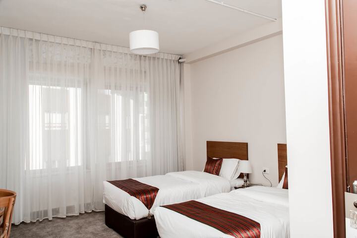 Room 19 of 34