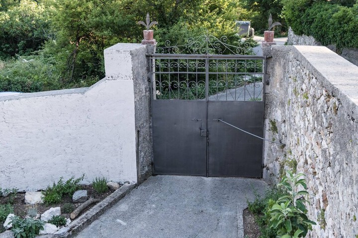 Property Grounds 19 of 27