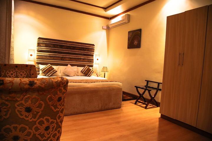 Room 16 of 105