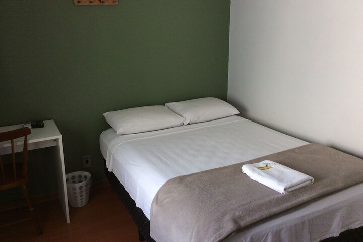 Room 9 of 39