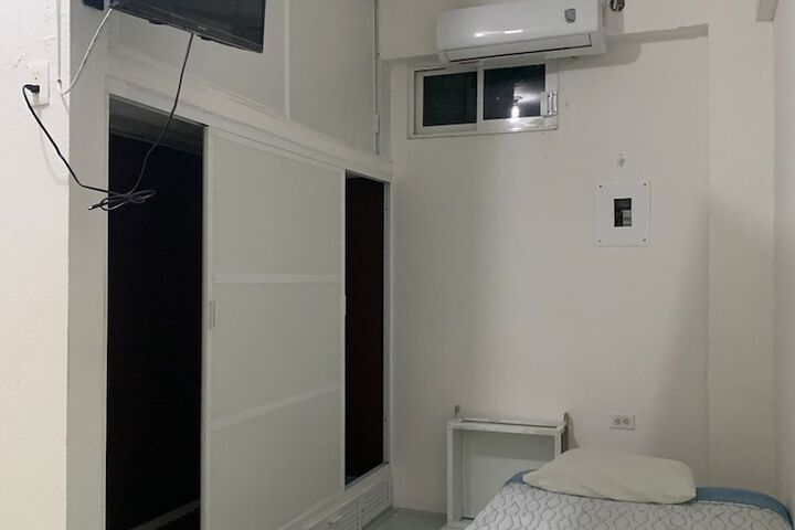 Room 10 of 15