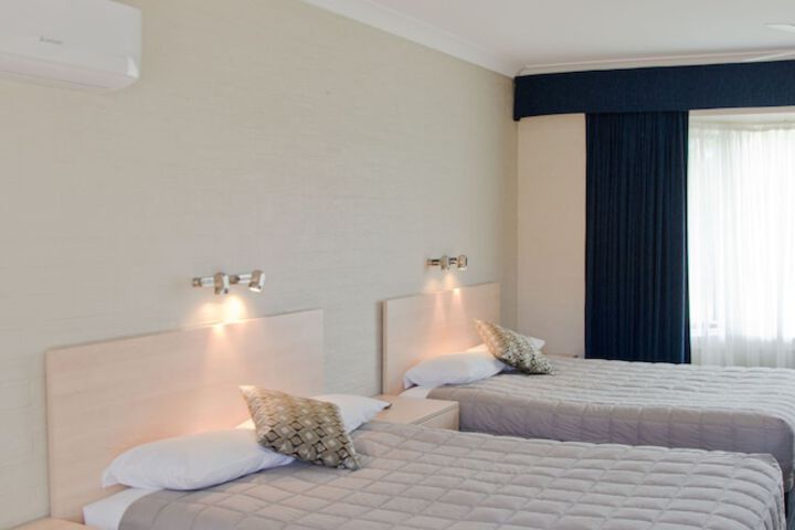 Room 9 of 31