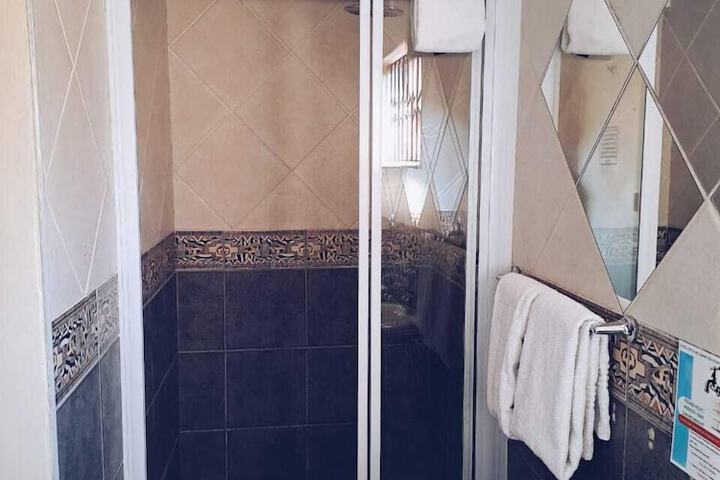 Room 11 of 23