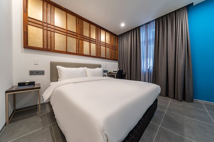 Room 8 of 22