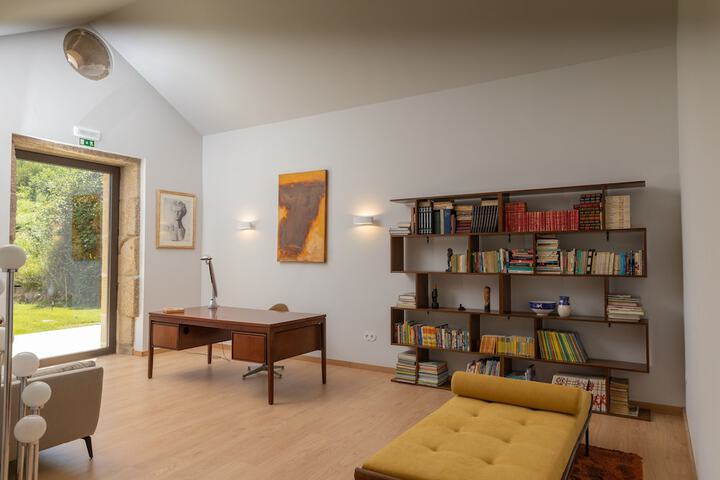 Room 16 of 34