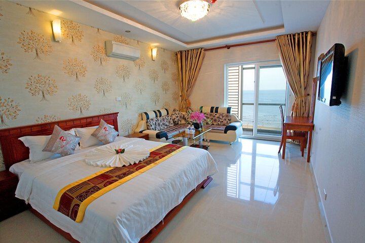 Room 10 of 90