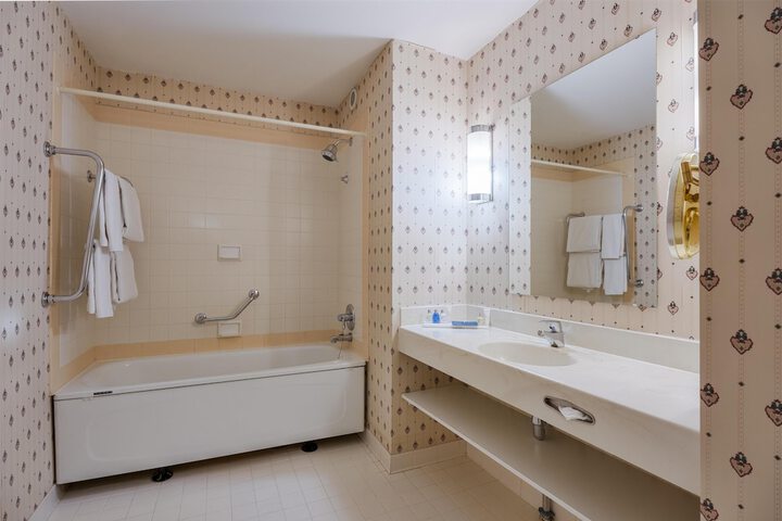 Room 80 of 113