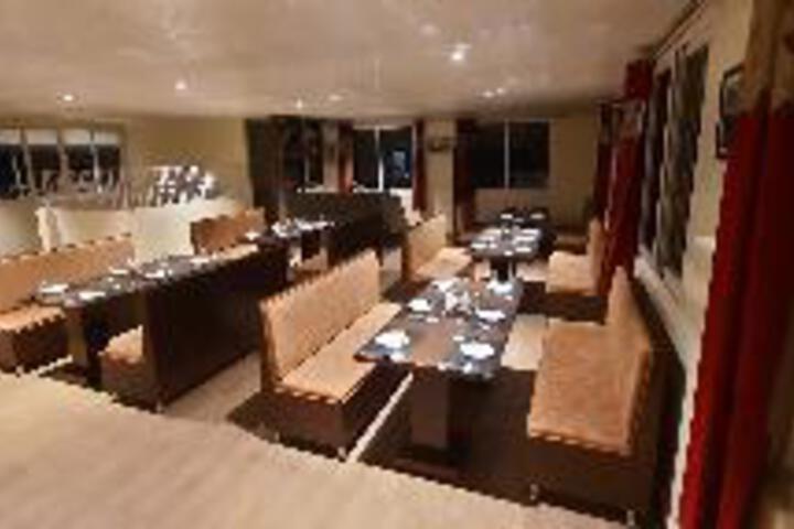 Lounge 3 of 20