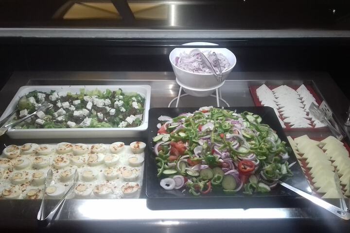 Dining 32 of 36