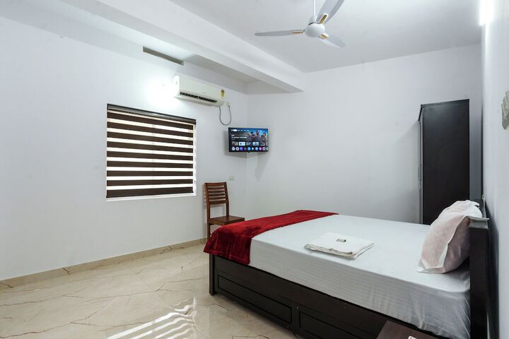 Room 6 of 33