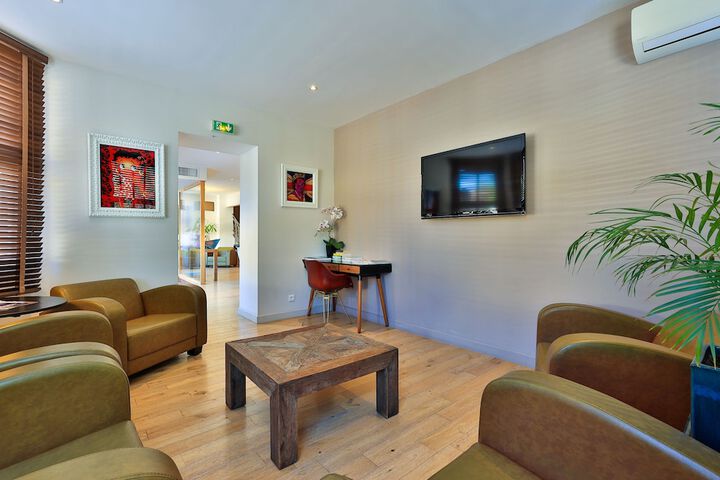 Guest Lobby