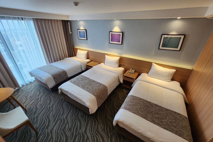Room 19 of 143