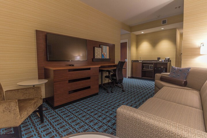 Room 13 of 35