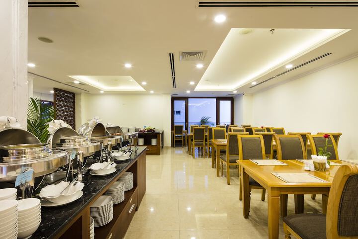 Dining 158 of 189