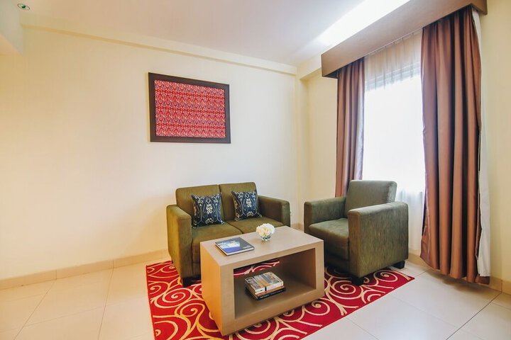 Room 6 of 9