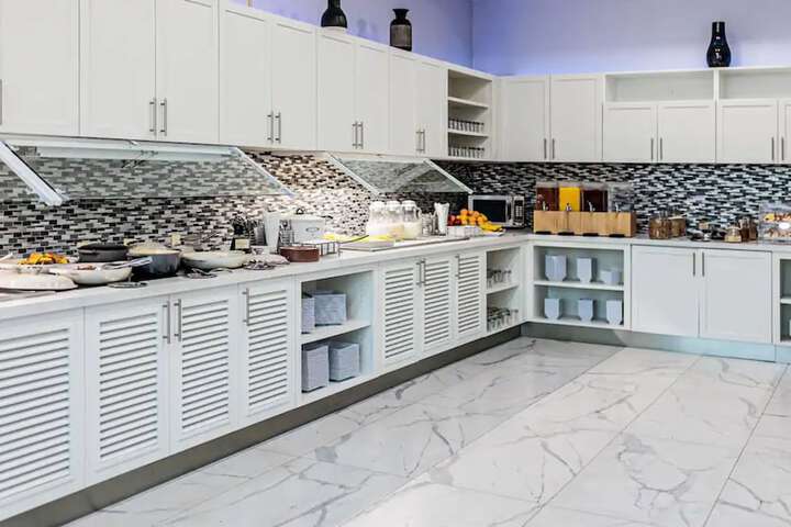 Breakfast area