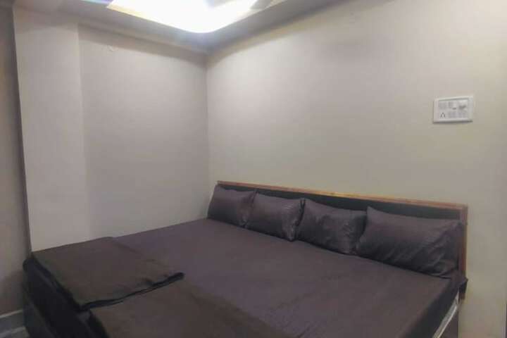 Room 20 of 33