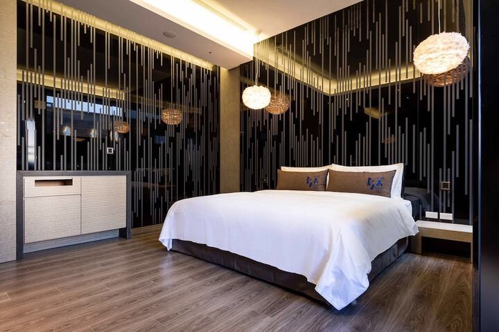 Room 18 of 67