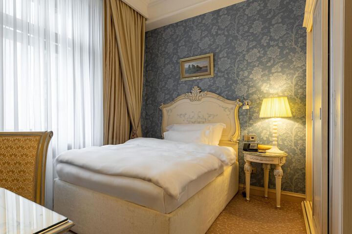 Room 106 of 339