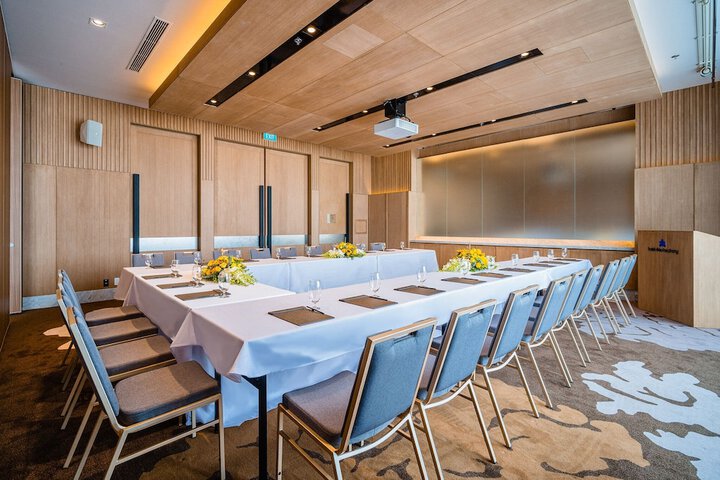 Ballroom/Hall 120 of 139