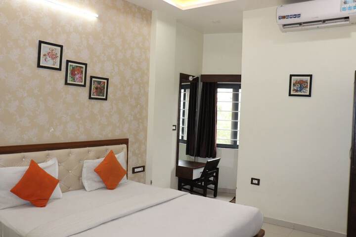 Room 6 of 69