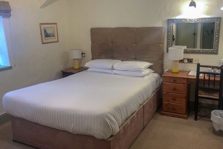 Room 12 of 46