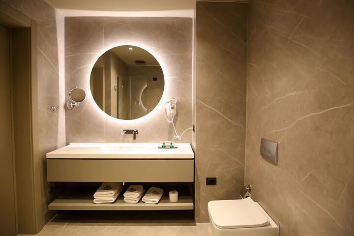 Room 21 of 29