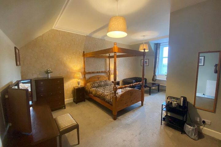 Room 3 of 44