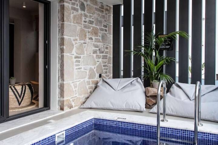 Hotel with Pool
