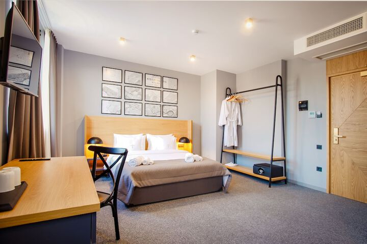 Room 11 of 50