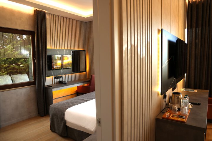 Room 53 of 108