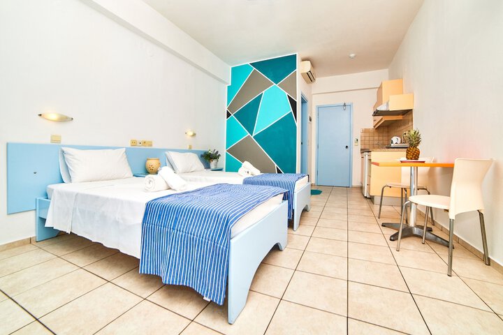 Room 16 of 27