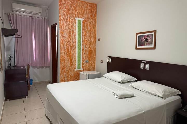 Room 33 of 40