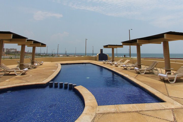 Pools & Facilities