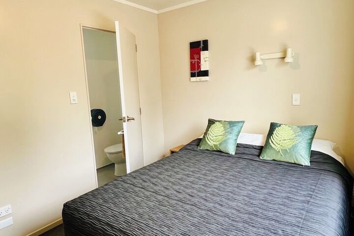 Room 7 of 39