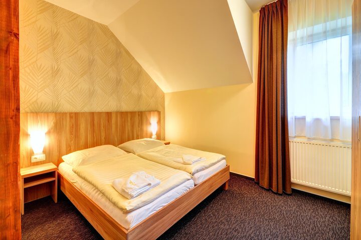 Room 10 of 91