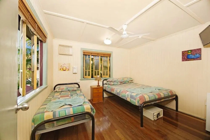 Room 7 of 35