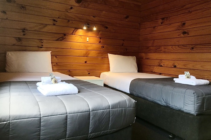 Room 18 of 174