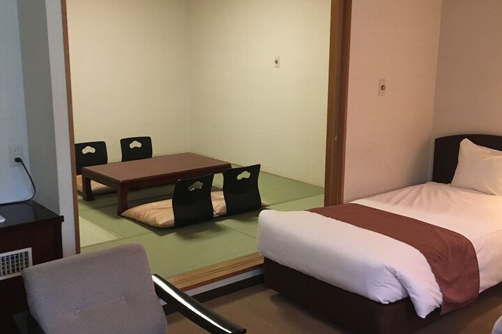 Room 13 of 41