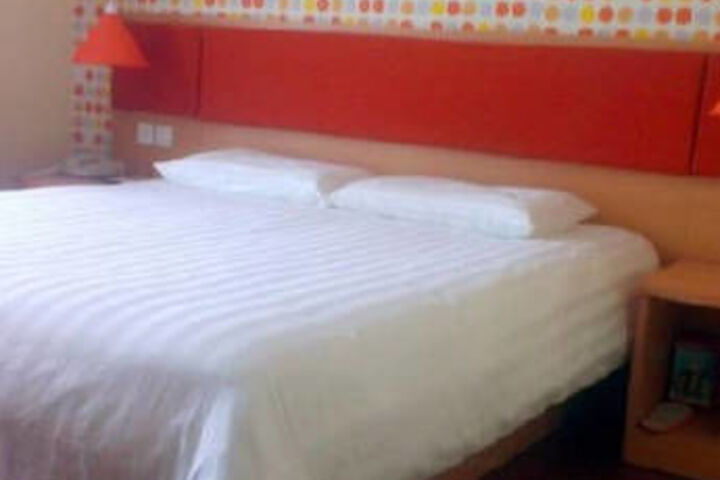 Room 18 of 23