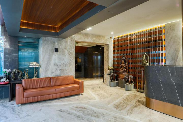 Hotel Suite Photo