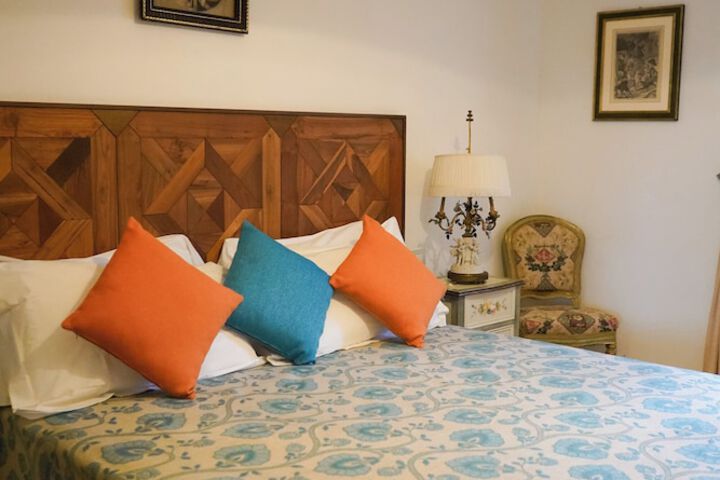 Room 42 of 123