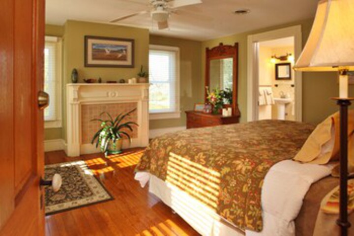 Room 43 of 65
