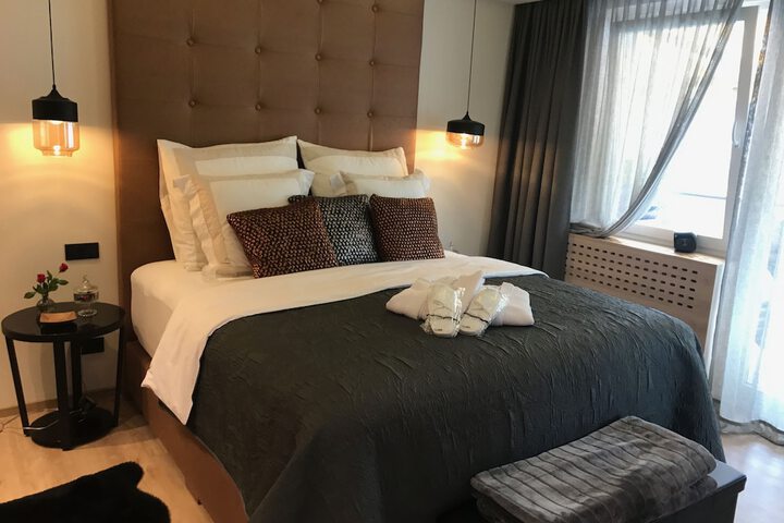 Room 8 of 37