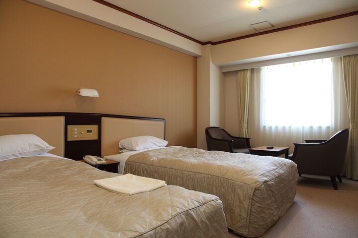 Room 10 of 66