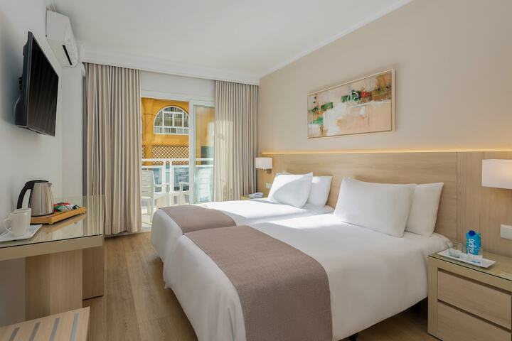Room 20 of 76